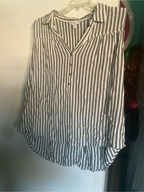 Women’s Size 22 Time and Tru Grey & White Striped Sleeveless Button-Front Tunic